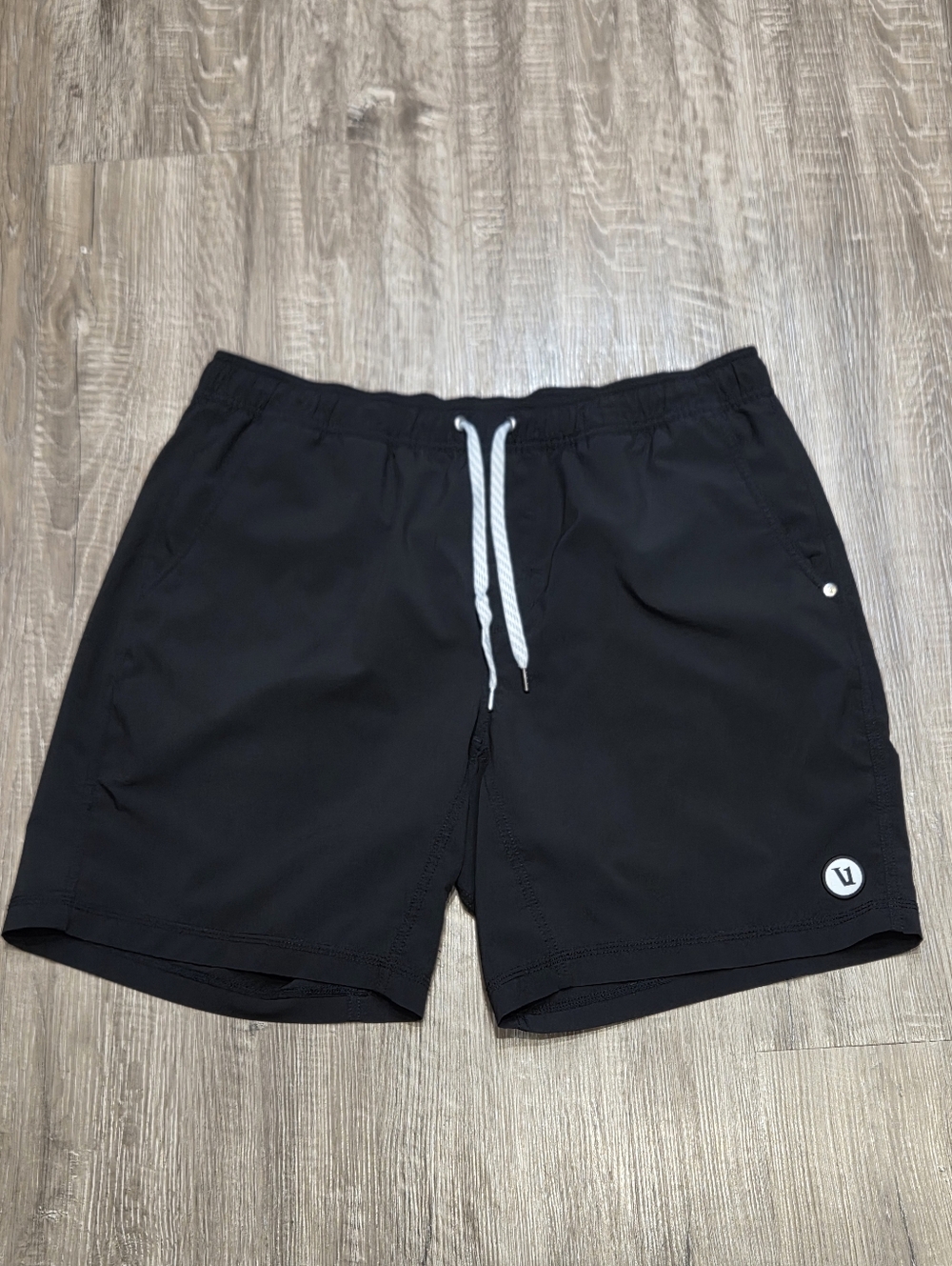 Vuori Kore Lined Shorts Men's Black Performance Stretch Gym Activewear XL.